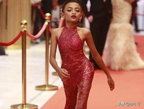 男孩兒化妝視頻_男孩的化妝教程視頻_小男孩簡單化妝